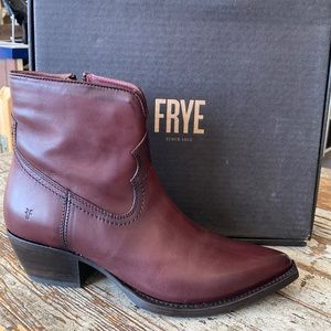 Frye Shane Short/Bordeaux